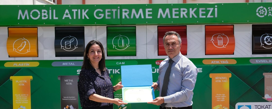 Üniversitemizin Sıfır Atık Belgesi Sayın Rektörümüz Prof.Dr.Fatih YILMAZ'a takdim edildi